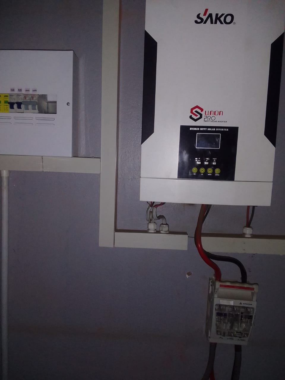 Professional solar inverter and battery installation